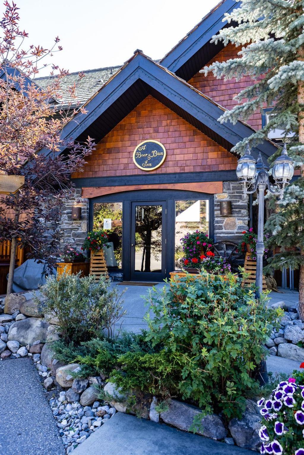 A Bear And Bison Country Inn