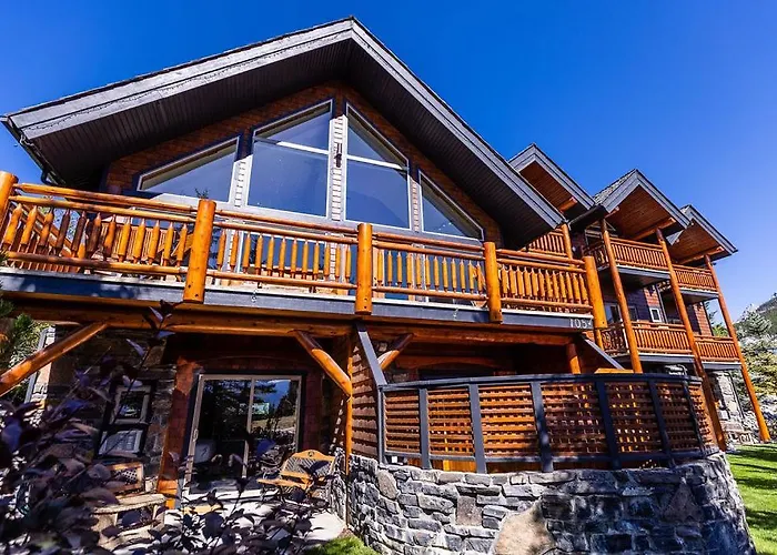 A Bear And Bison Country Inn